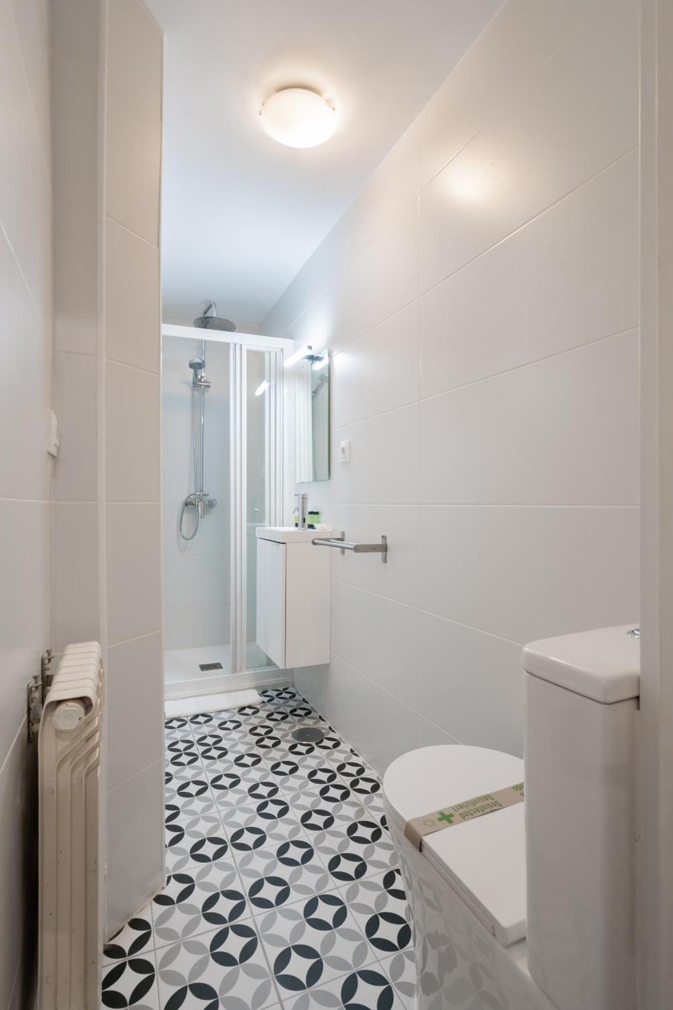 Apartamento En La Plaza De Lavapies Alquiler Temporal Madrid Buitenkant foto