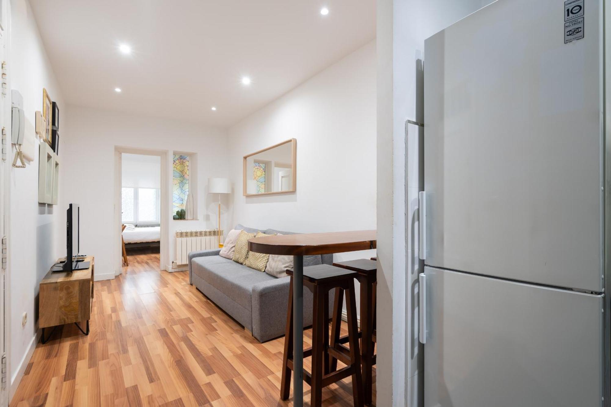 Apartamento En La Plaza De Lavapies Alquiler Temporal Madrid Buitenkant foto