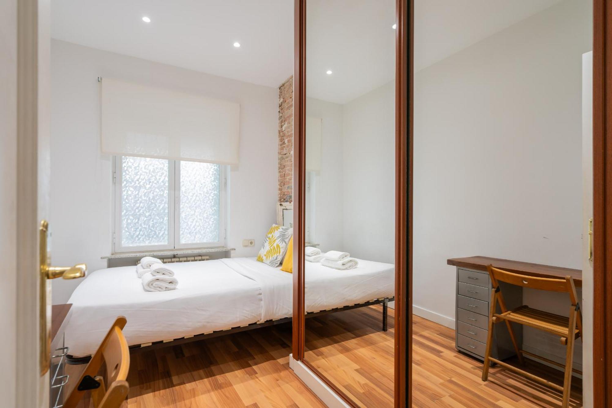 Apartamento En La Plaza De Lavapies Alquiler Temporal Madrid Buitenkant foto